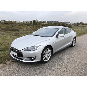 Electric vehicle Tesla Model S 85, Silver, 19" turbine wheels, Black interior, Dual charger up to 22 kW, Autopilot AP1