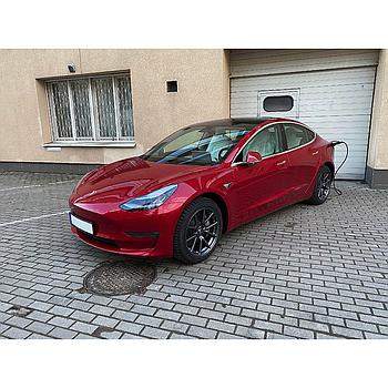 Electric vehicle Tesla Model 3, LR, D, Red, 18" AERO wheels, White and Black premium interior, Autopilot basic