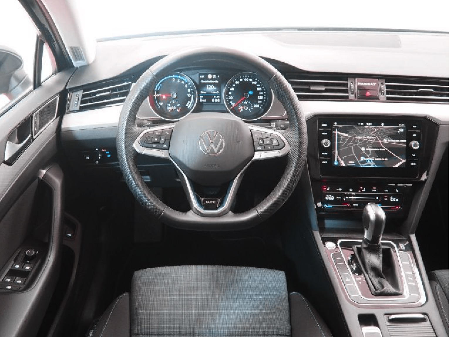 Volkswagen Passat Variant - GTE 1.4TSI DSG - Benzin/Electro Plug-in Hybrid  160 kW / 218 HP - 10.4 kWh battery - Grey - 17&quot; &quot;Montpellier&quot; wheels - 31000 km - 2021.03.