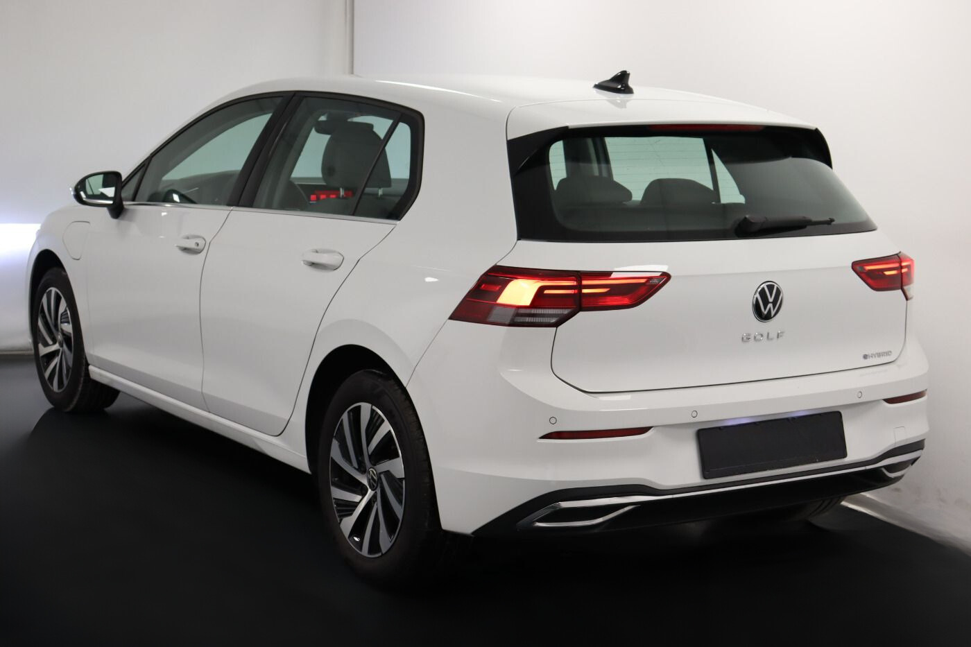 Volkswagen Golf- GTE 1.4TSI DSG - Benzin/Electro Plug-in Hybrid 180kW/245HP - 13kWh battery - White - 16&quot; &quot;San Antonio&quot; wheels - 41000 km - 2020.11.