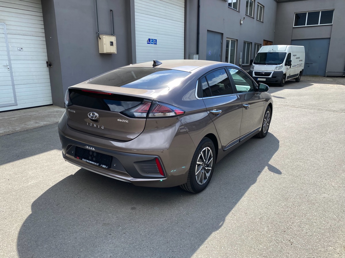 Elektromobilis Hyundai IONIQ electric -  38 kWh - Rudas - 16&quot; ratlankiai  - Pilkas odinis interjeras - Premium paketas - 100 km - 2020.05.13