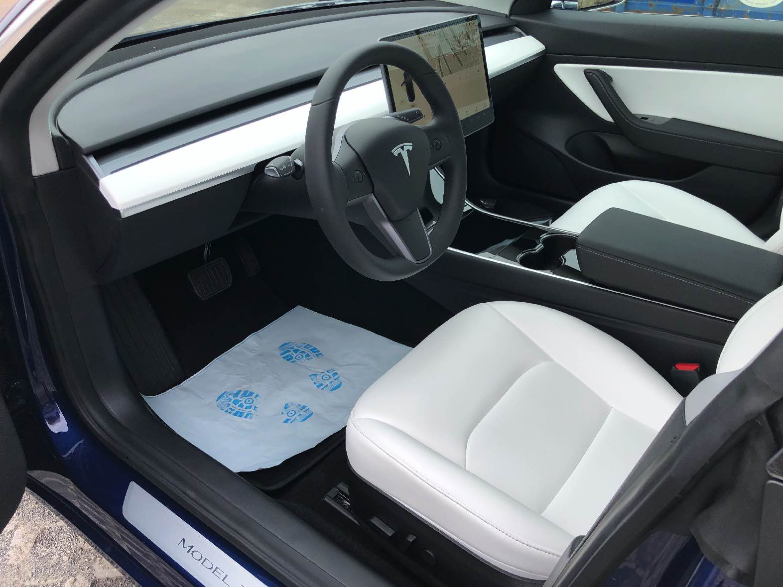 Elektromobilis Tesla Model 3, LR, D, Mėlyna, 18&quot; Aero ratai, Baltas salonas, Autopilot bazinis