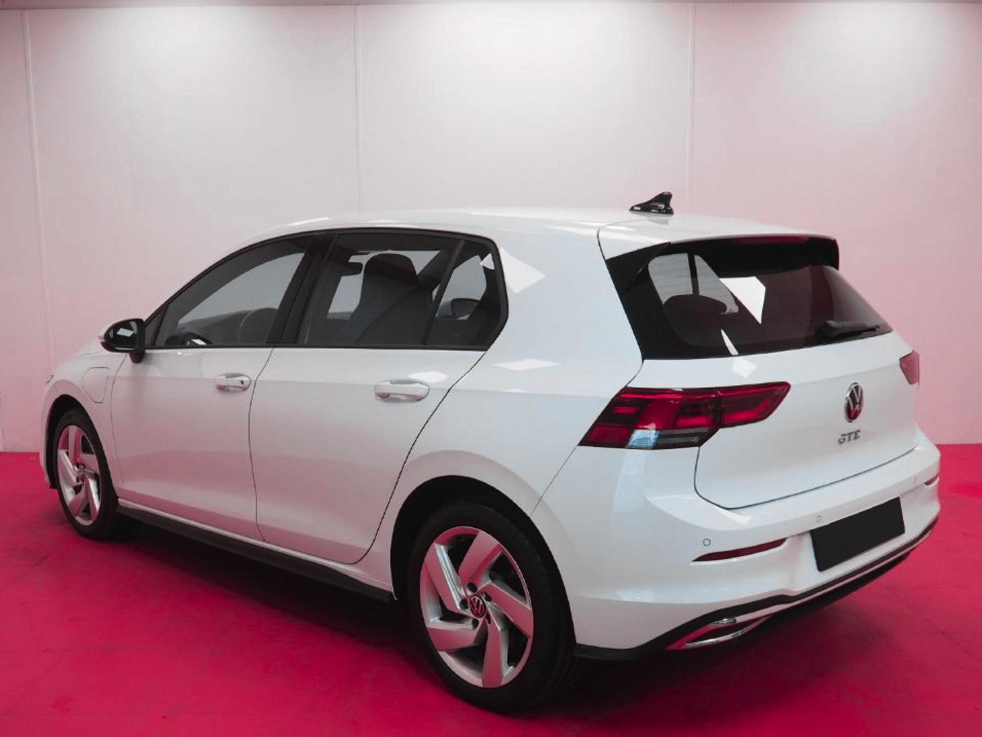 Volkswagen Golf- GTE 1.4TSI DSG - Benzin/Electro Plug-in Hybrid 180kW/245HP - 13kWh battery - White - 17&quot; &quot;Richmond&quot; wheels - 18500 km - 2020.12.