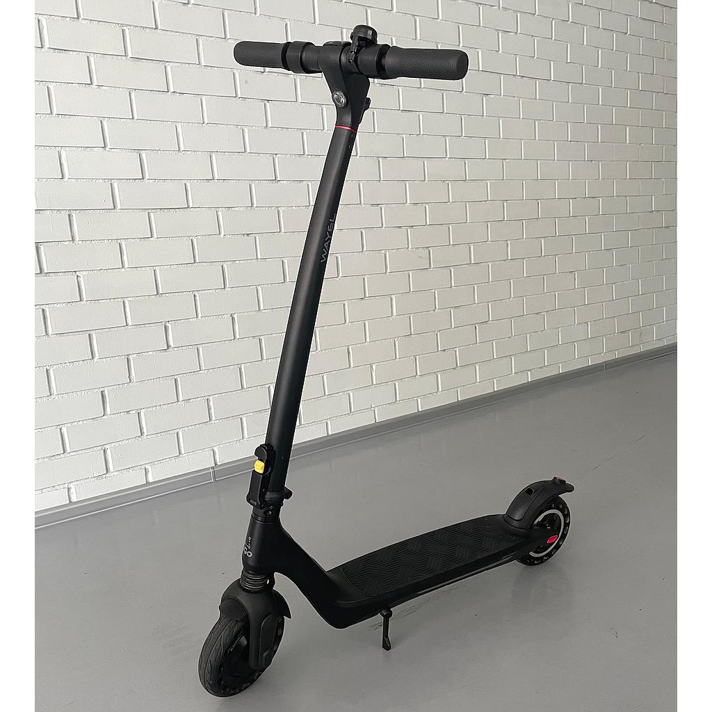 Electric kickscooter UGO Black - Speeds: 6 km/h-15km/h-25 km/h - Max range up to 30 km