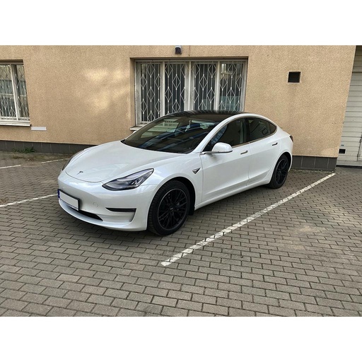 Электромобиль Tesla Model 3 - Батарея дальнего действия - Белыий - 18" Аеро диски - Прицепное устройство - Черный премиум интерьер - Автопилот с FSD - 31000 км - 2019.06.27