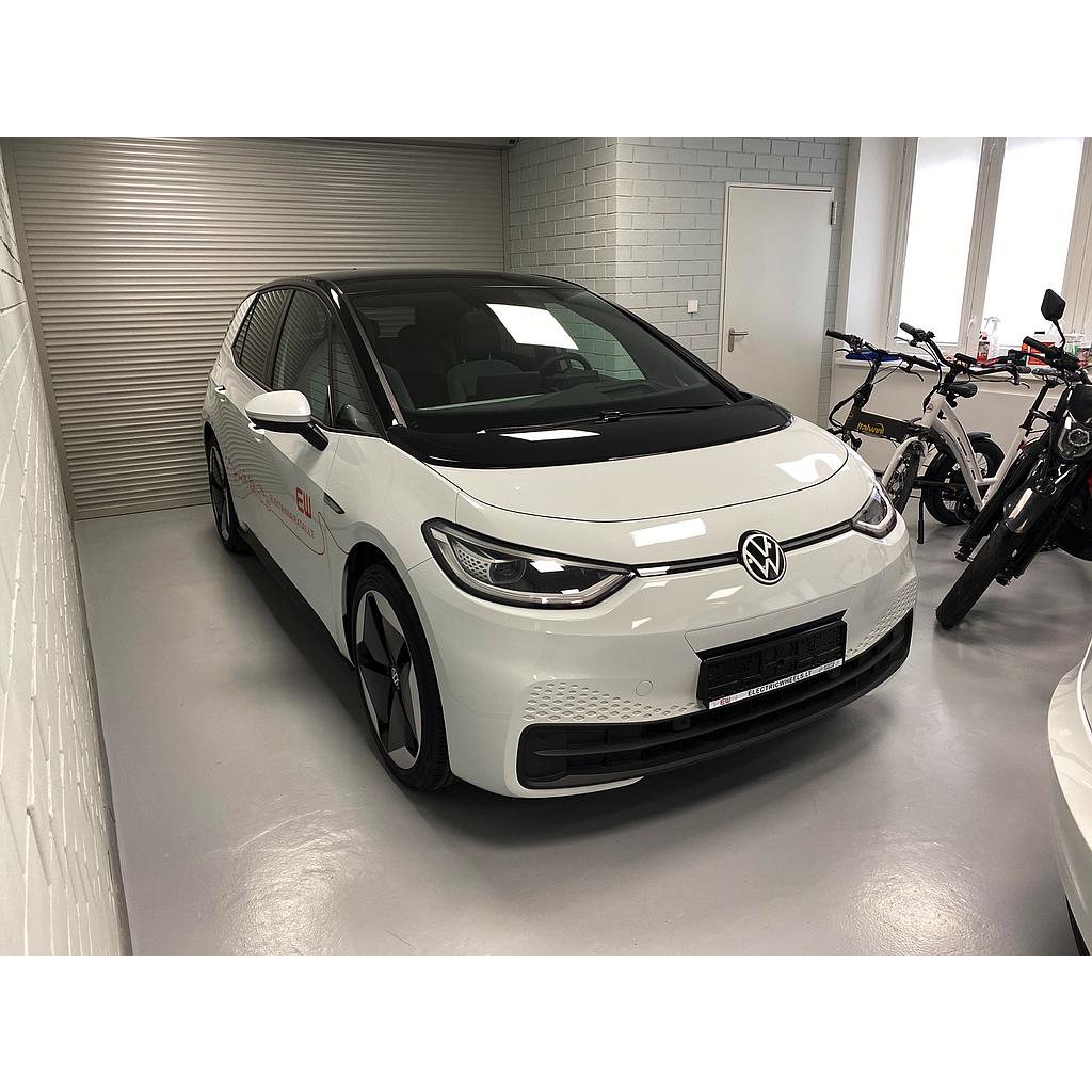 Elektromobilis Volkswagen ID.3 Pro Performance - 62 kWh baterija - Baltas su juodu - 20&quot; Sanya juodi ratlankiai - 18&quot; Žieminių ratų komplektas - 14600 km - 2020.12.10