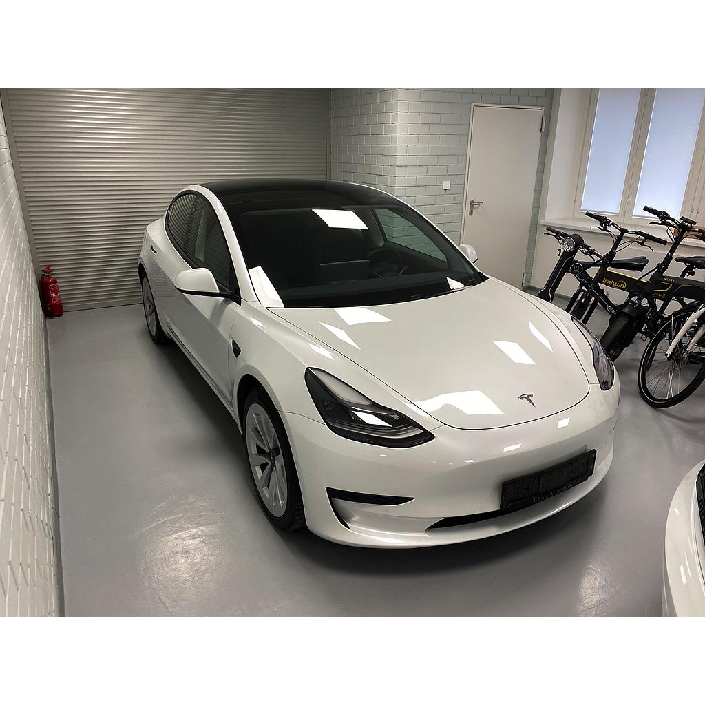 Elektromobilis Tesla Model 3 -  Standartinio nuotolio baterija - Baltas - 19&quot; Sport ratlankiai - Juodas premium interjeras - Vilkimo kablys - Enhanced autopilotas - 20500 km - 2021.03.04