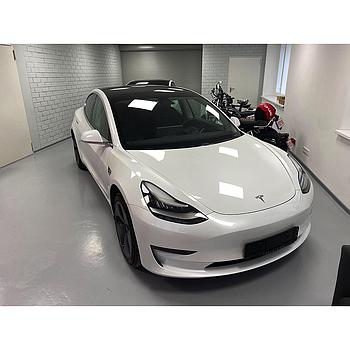 Электромобиль Tesla Model 3 - Батарея дальнего действия - Белыий - 18" Аеро диски - Черный премиум интерьер - Автопилот базовый - 40000 км - 2020.09.